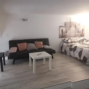 Beau Studio Rénové Lumineux , Calme , Wifi Apartamento
